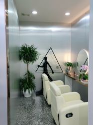 -Tloml salon