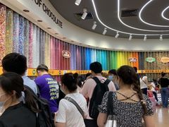 -m豆巧克力世界(上海世茂广场店)