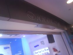-JUJU cosmetics