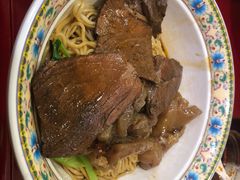 半筋半肉面-金杨拉面王小吃面馆·牛三宝面·红烧牛肉粉