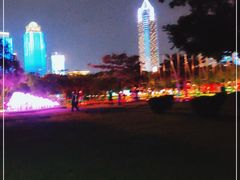 -万绿园