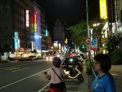 -六合夜市