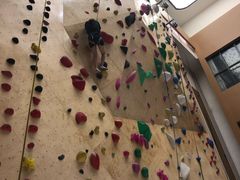 -ROCKPLUS攀岩馆(环宇城店)
