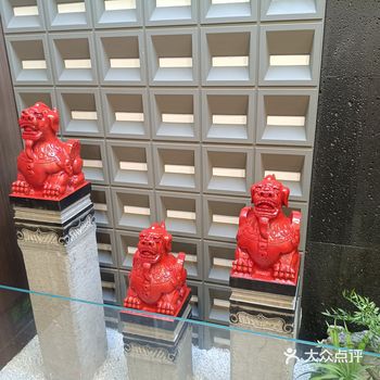 新建的冠德鲁菜馆三店位于历黄路