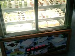 面包甜点陈列柜-钱小主·自助回旋烤肉火锅餐厅(东方新天地店)