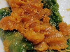 艾叶咸蛋黄肉松青团-王家沙点心店(南京西路总店)