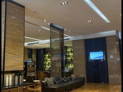 -武汉光谷广场杨家湾地铁站怡程酒店