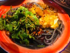 -爆炸头阿姨小四川正宗川味小吃(无任何分店)