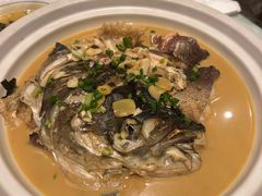 -帅巴人舅母子腊蹄民俗村
