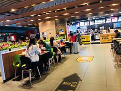 大堂-麦当劳(郑州东高铁站店)