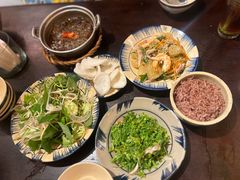 -Cuc Gach Quan Restaurant