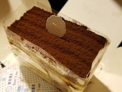 -花花卷卷·鲜食蛋糕(静安久光百货店)