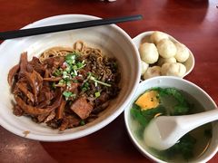 -佬钱湾仔(衣裳街店)