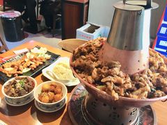 二哥芋儿蛙-炉小二铜锅牛蛙•川湘菜(三里屯店)