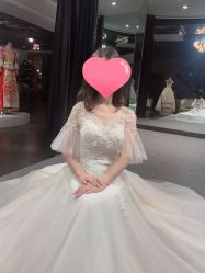 -艾米丽婚纱礼服