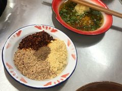 -咏勝锑锅麻辣烫(净居寺路总店)