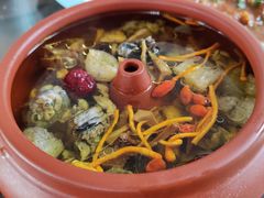 滴水不加汽锅鸡-阿鹏故事云南野生菌火锅(人民路店)