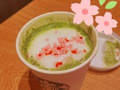 樱花草莓茶拿铁-星巴克臻选(郑州中原万达店)