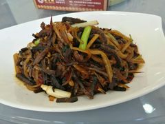 -赤峰宴宾楼(满洲里路店)