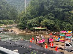 -安吉龙王山峡谷漂流