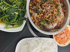 -周良天山牛杂城(天山路总店)