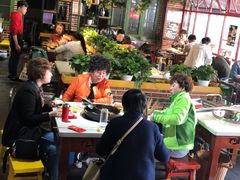 大堂-钢管厂歆瑞源油卤串串香(春熙路太古里店)
