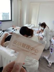 点击看大图 -凡碧诗毛孔收细
