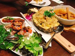 -Chom Cafe and Restaurant
