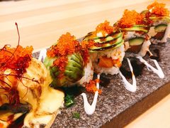 牛油果芝士三文鱼卷-隐月· 㐂和食屋(芝罘万达公馆店)