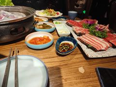 -明洞阿姨·韩式酱蟹烤肉·创意料理(三元桥店)