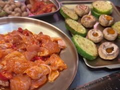 -围炉肉舍•炭烤活鳗•丹东海鲜烤肉(步行街店)