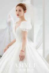 -艾米丽婚纱礼服