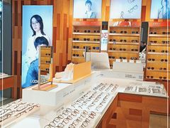 -LOOK眼镜·蔡司依视路配镜(宝山万达店)