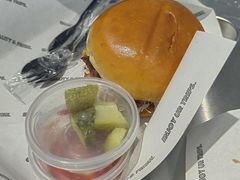-TRIPS BURGER(大钟寺店)