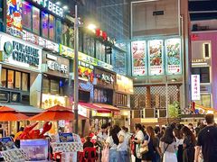 -BHC炸鸡(明洞总店)