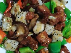 火龙果牛肉粒-龙香居海鲜家常菜饭店·特色驴肉·古城浑锅