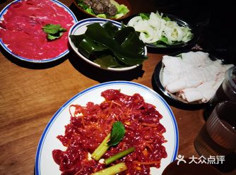 望滇山云南酸汤牛肉火锅
