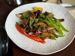 彩椒诺邓火腿炒见手青-滇野云南野生菌餐厅(陕西南路店)