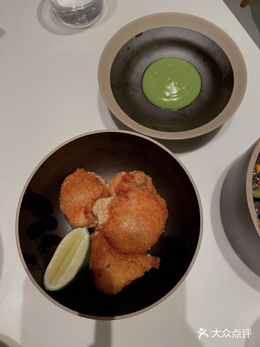 胡麻(静安嘉里店)傣味炸鸡图片