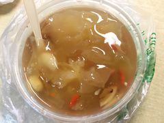 银耳五珍汤-芳婆糕团店(王府大街店)