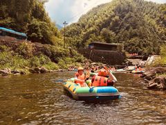 -安吉龙王山峡谷漂流