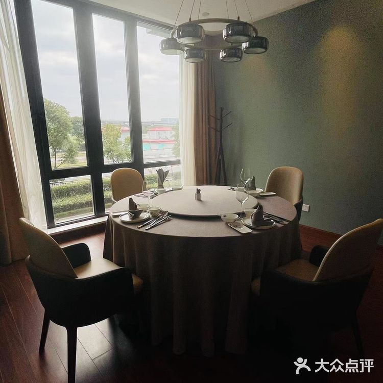 品尝精致的淮扬菜