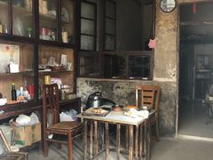 大堂-清泉食杂店