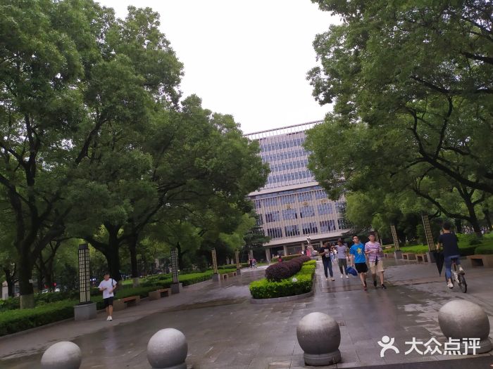中国地质大学图书馆图片