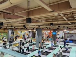 -反弹蹦床公园·运动乐园·团建·亲子派对(深圳观澜湖店)