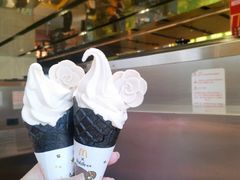 甜品站山茶花风味华夫筒-麦当劳(西单明珠店)