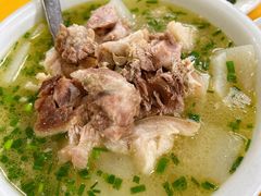 萝卜炖肘子-荣生萝卜汤饭店