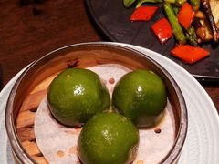 咸蛋黄肉松麦青团-环球港凯悦 · 享悦中餐厅