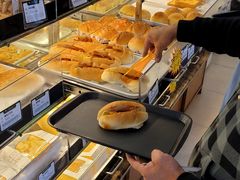 面包甜点陈列柜-蜂蝶来饼店(拱北总店)