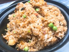 铜锅牛肝菌土豆炒饭-蔼若春.传承三十年云南菜(金碧公园店)